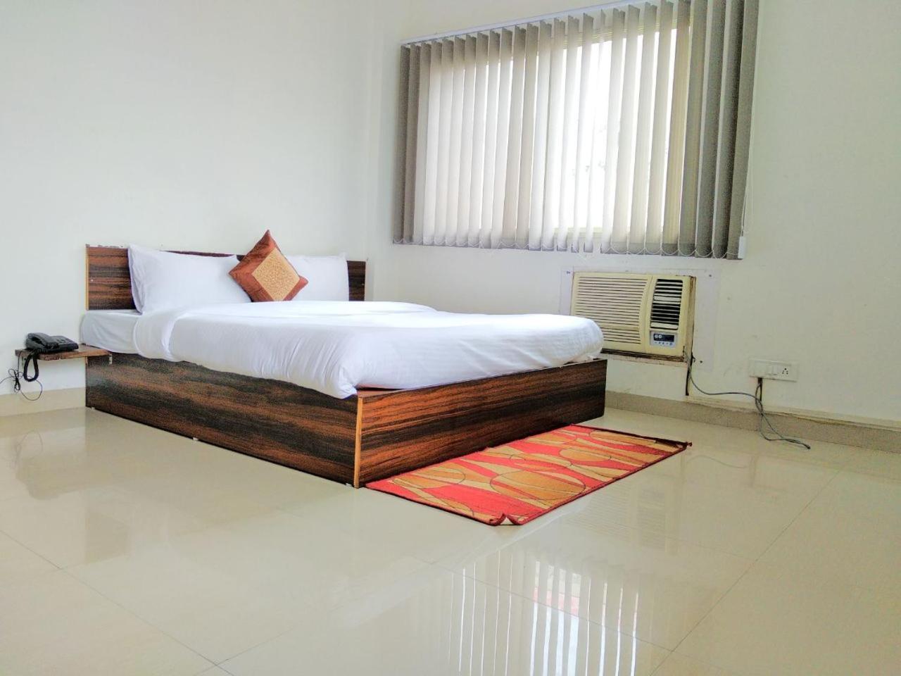 The Radiance Suites And Apartment นิวเดลี ภายนอก รูปภาพ