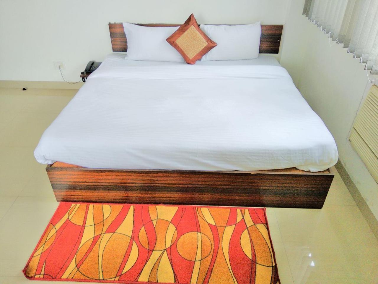 The Radiance Suites And Apartment นิวเดลี ภายนอก รูปภาพ