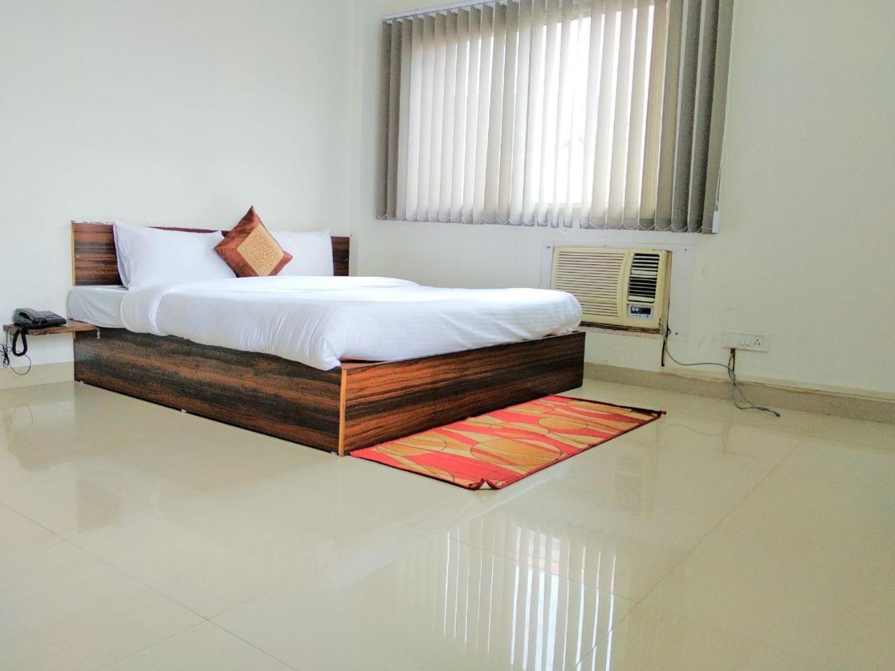 The Radiance Suites And Apartment นิวเดลี ภายนอก รูปภาพ